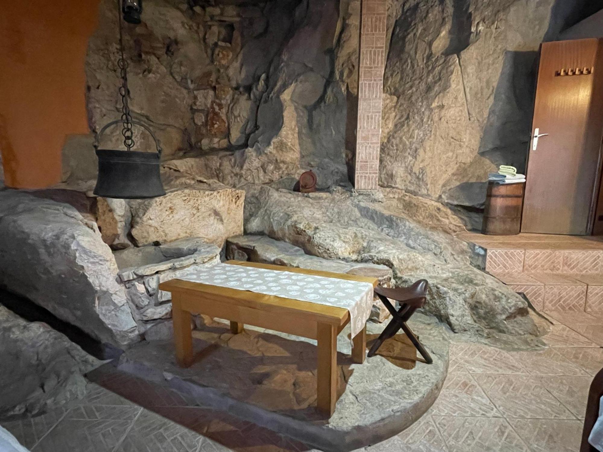 Cave Apartment ヴィルパザル エクステリア 写真